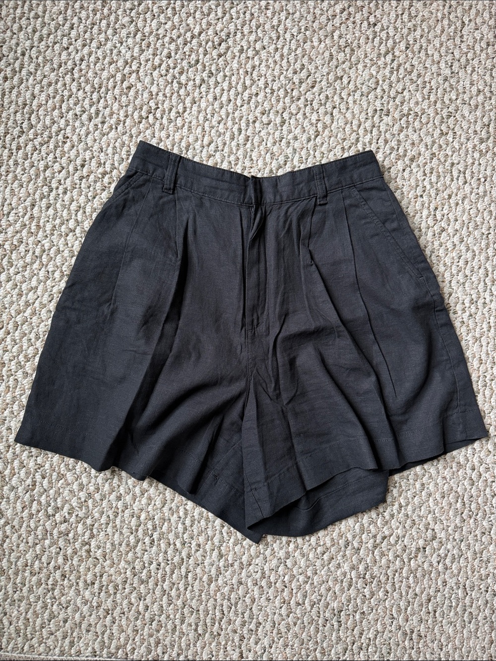GAP Black Linen Women's High-Waist Pleated Shorts